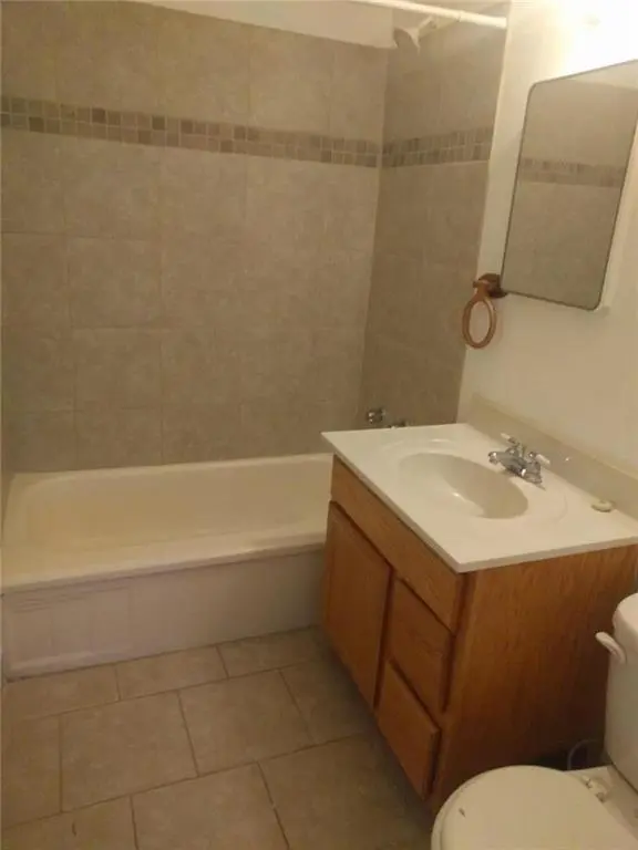 7800 E 51st ST, Kansas City, MO 64129