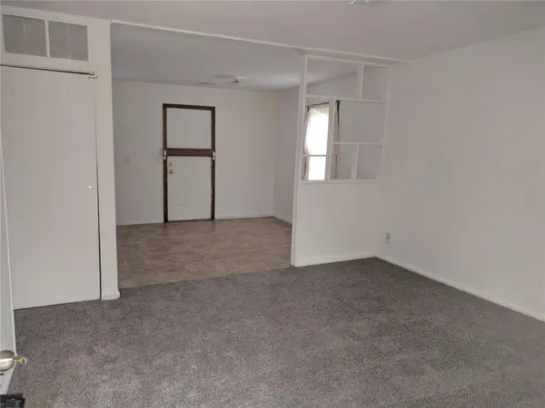 7800 E 51st ST, Kansas City, MO 64129