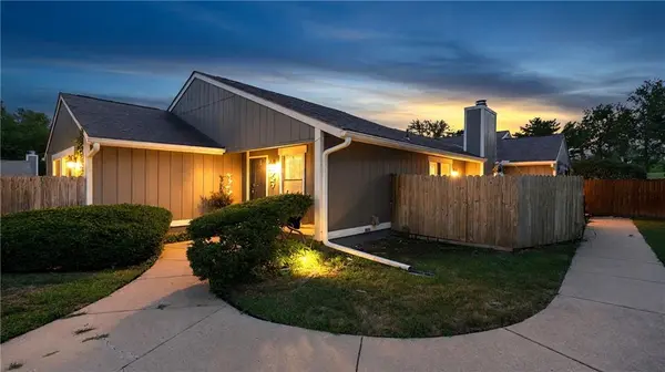 4727 N Cliff Hill CIR, Kansas City, MO 64151