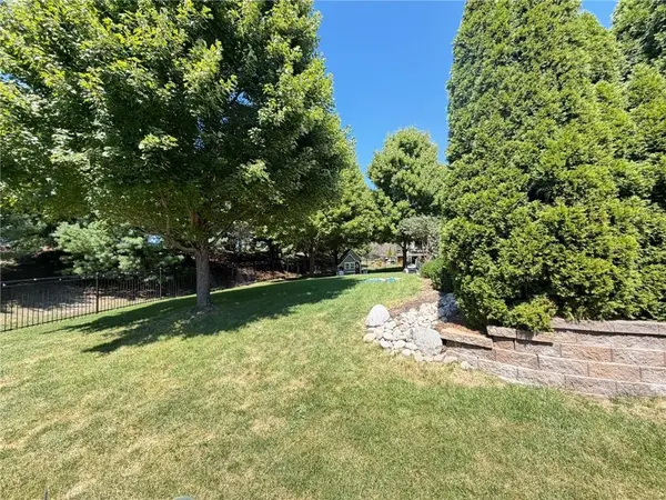9012 N Oxford AVE, Kansas City, MO 64157