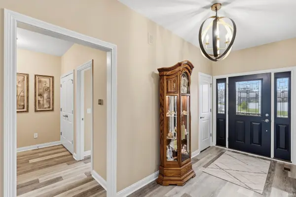 2880 Farrah XING, Fort Wayne, IN 46818-9275