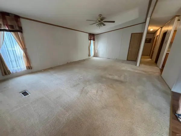 267 N East ST, Spencer, IN 47460-1405