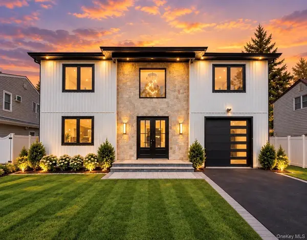 93 Stone, Levittown, NY 11756