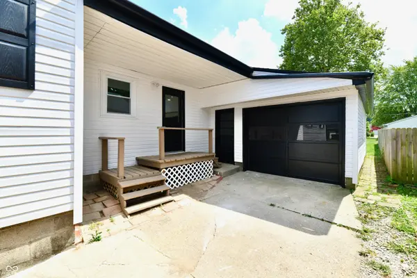 129 E McKenzie RD, Greenfield, IN 46140