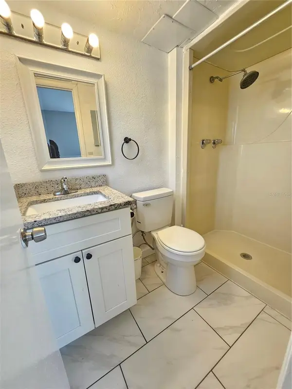 460 BASE AVE E #110, Venice, FL 34285