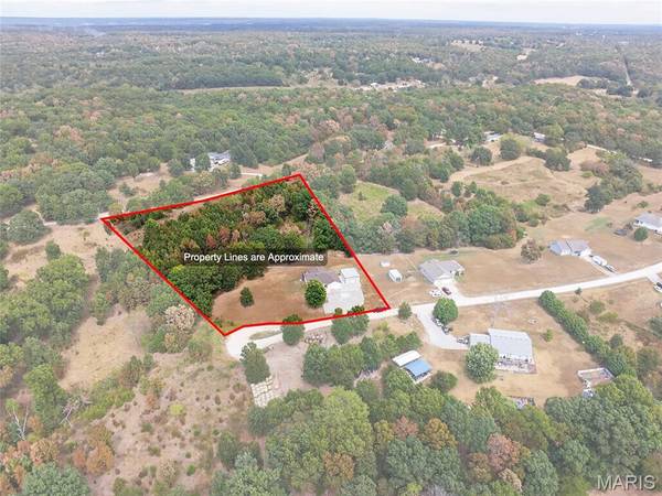 13587 Grouse LN, Lebanon, MO 65536