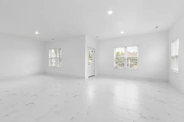 94 W 30th PL, South Chicago Heights, IL 60411