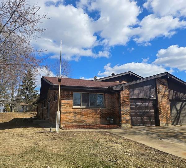 136 Virginia CT, Streamwood, IL 60107