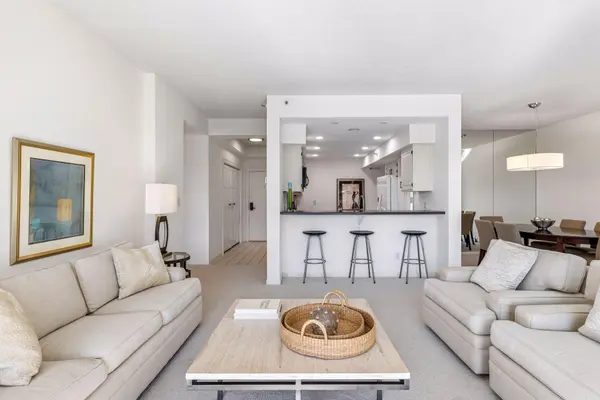 1201 Yale PL #407, Minneapolis, MN 55403