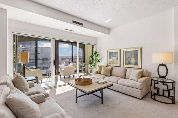 1201 Yale PL #407, Minneapolis, MN 55403