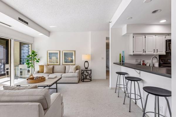 1201 Yale PL #407, Minneapolis, MN 55403
