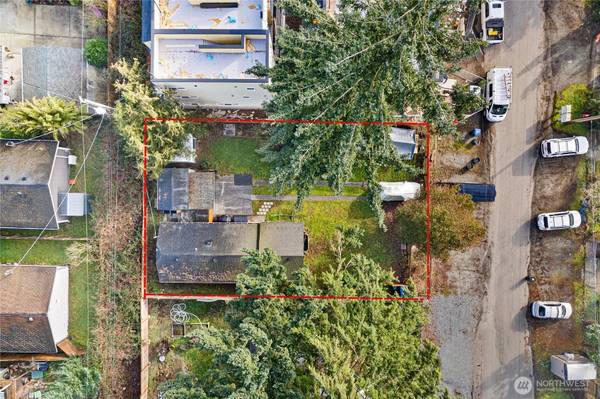 920 N 101st St, Seattle, WA 98133