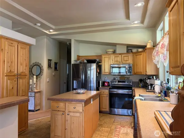 255 Lambert Creek RD, Republic, WA 99166