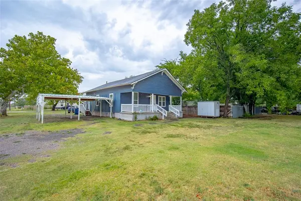 611 SW 6th ST, Lindsay, OK 73052
