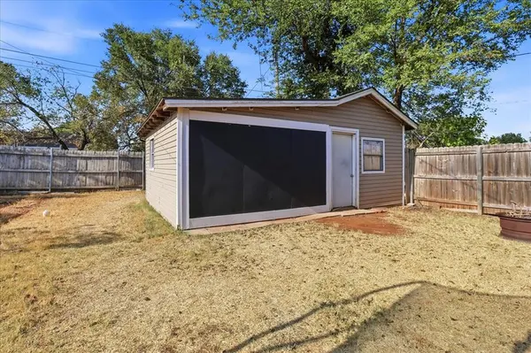 123 Currell LN, Elk City, OK 73644