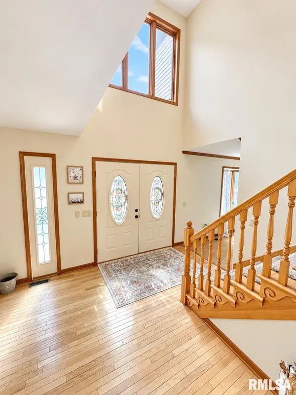 4 MONTEREY CT, Jacksonville, IL 62650