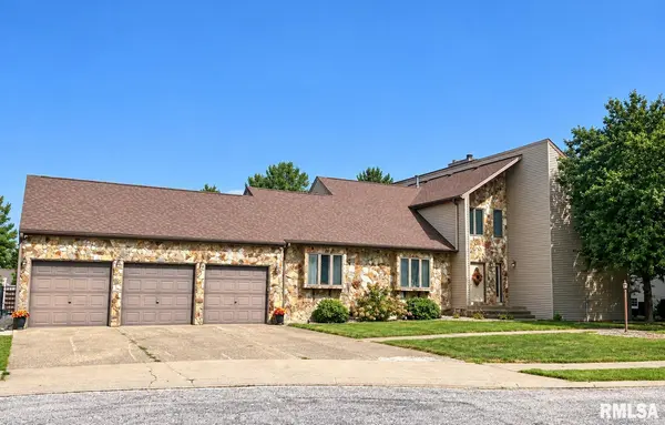 4 MONTEREY CT, Jacksonville, IL 62650