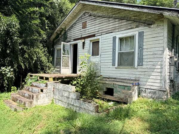 727 Black Jack Rd, Rockwood, TN 37854