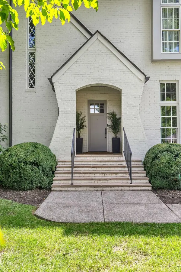 142 Heady Dr, Nashville, TN 37205