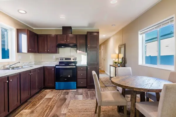 840 W 1st St #10, Cheney, WA 99004