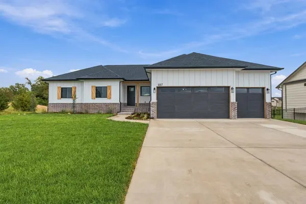 1007 S Brookside St, Goddard, KS 67052