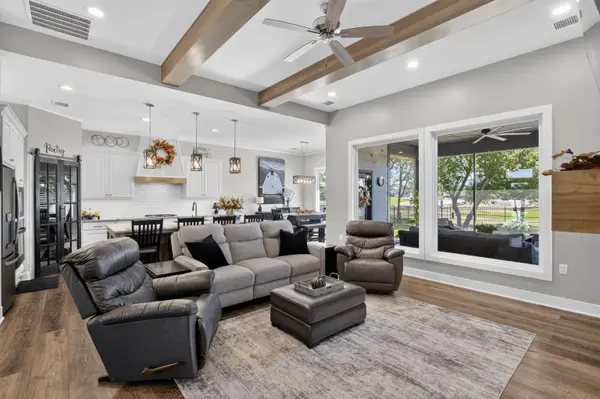 5945 E Forbes, Bel Aire, KS 67220