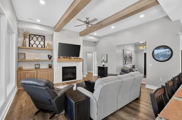 5945 E Forbes, Bel Aire, KS 67220
