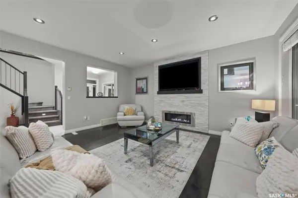 107 Schumacher BAY, Saskatoon, SK S7V 0H7
