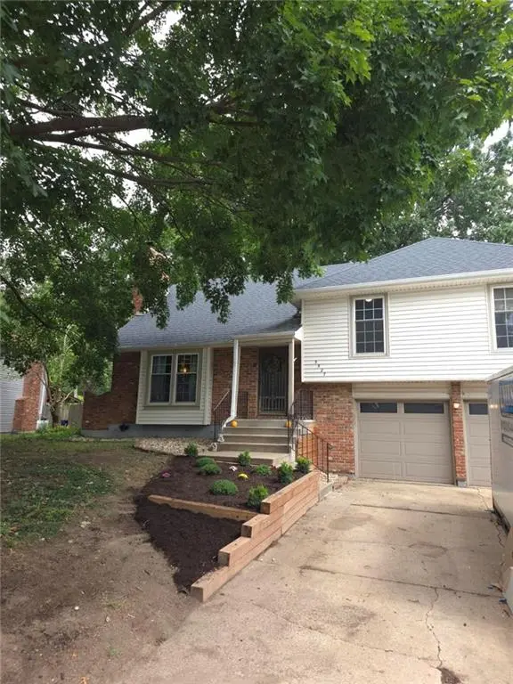 5527 Westgate ST, Shawnee, KS 66216