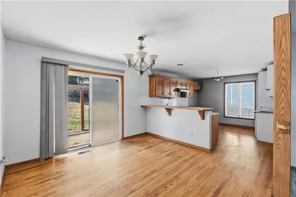 1604 S 105th ST, Edwardsville, KS 66111