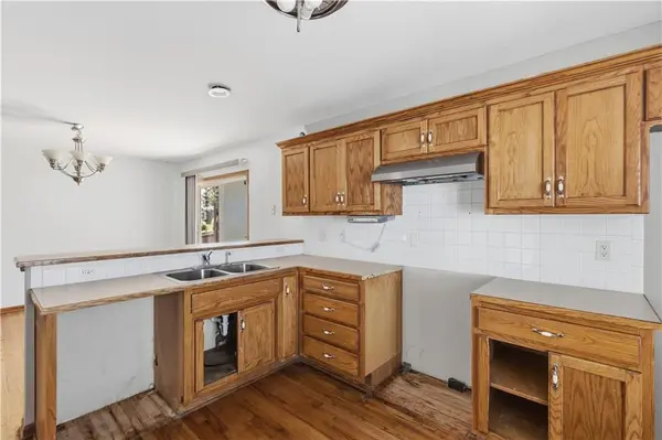 1604 S 105th ST, Edwardsville, KS 66111