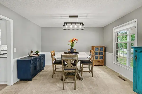 10401 Long ST, Overland Park, KS 66215