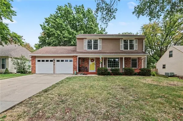 10401 Long ST, Overland Park, KS 66215