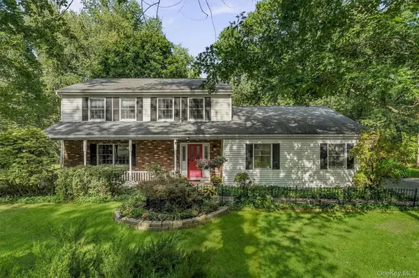 5 Stormville RD, Hopewell Junction, NY 12533