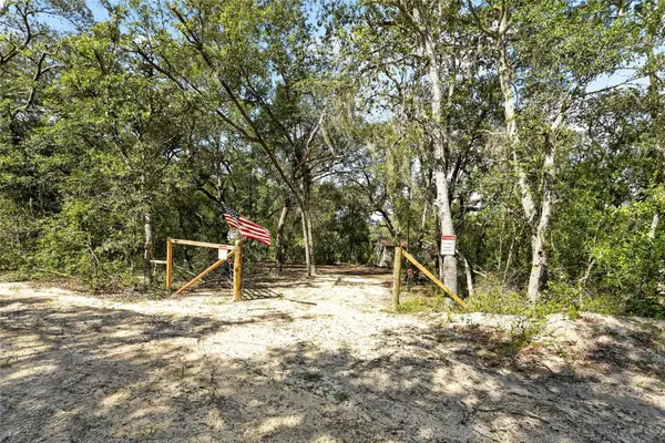 129 VIOLA DR, Hawthorne, FL 32640
