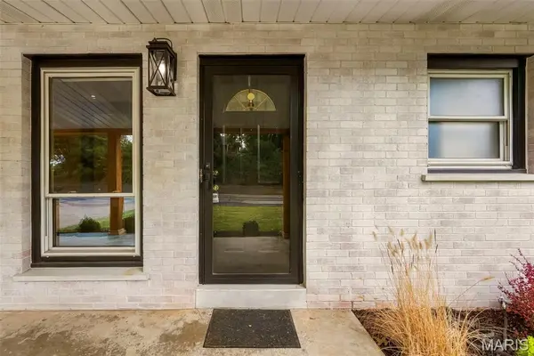 210 S Duchesne DR, St Charles, MO 63301