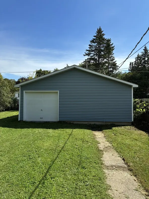 2315 Gilead AVE, Zion, IL 60099