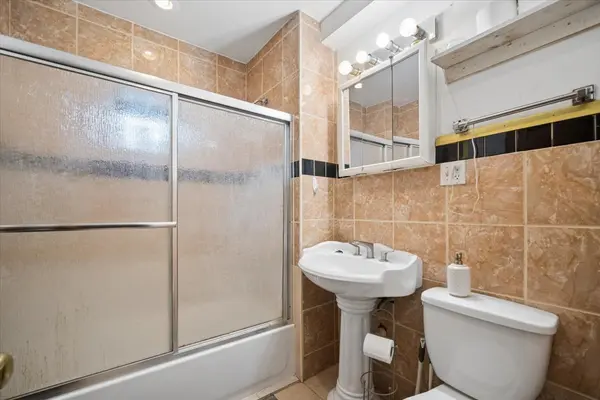 1047 N Western AVE, Chicago, IL 60622
