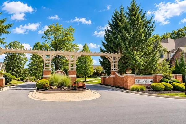9771 Rambling Rose LN, St. John, IN 46373