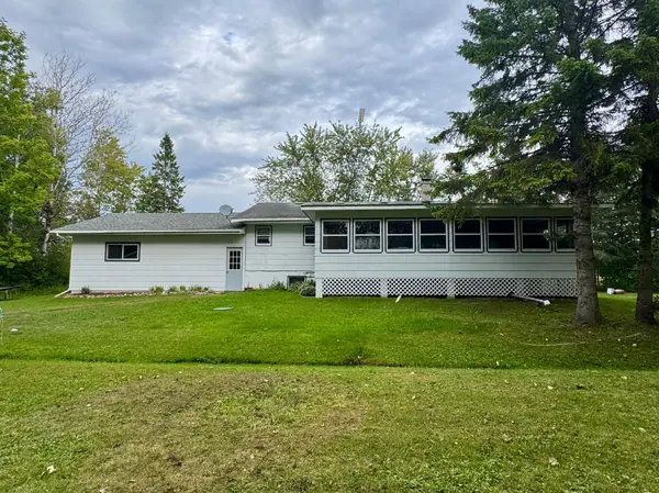 40427 State Highway 313, Warroad, MN 56763