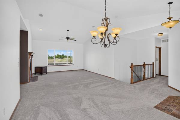 5216 N Colonial, Bel Aire, KS 67226