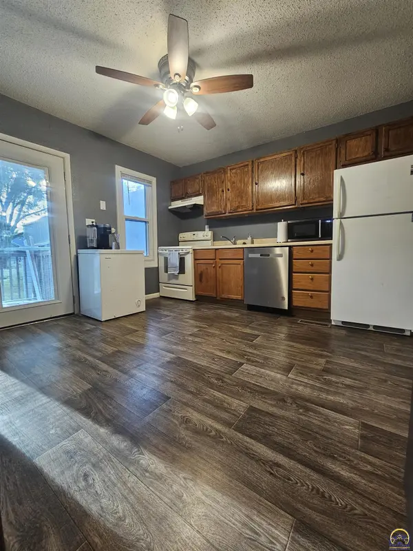 207 S Cottonwood ST, Emporia, KS 66801