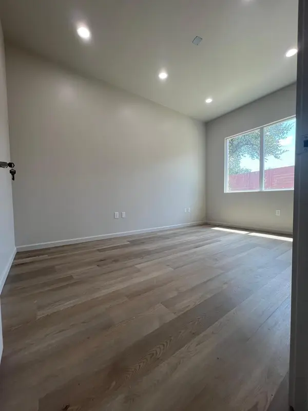 701 Crystal Falls PKWY #140 & 150, Leander, TX 78641