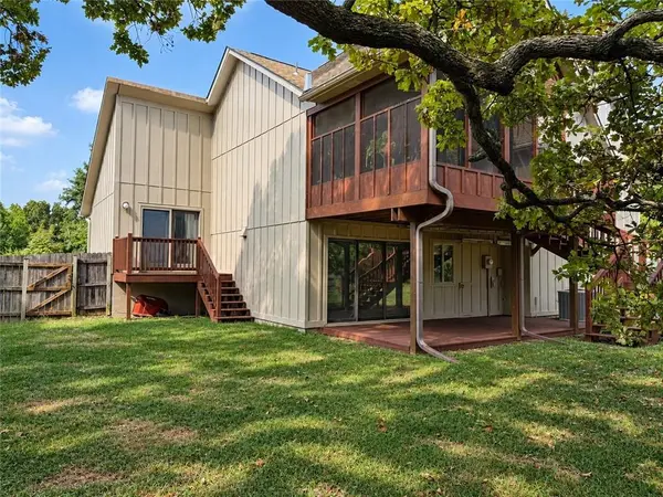 6919 Hallet DR, Shawnee, KS 66216