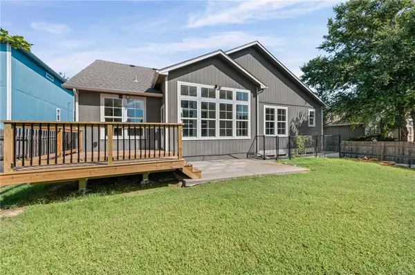 5213 Carson DR, Lawrence, KS 66049