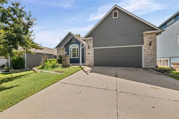 5213 Carson DR, Lawrence, KS 66049