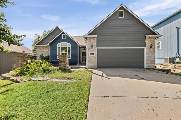 5213 Carson DR, Lawrence, KS 66049