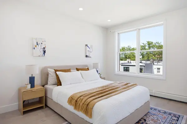 19-25 22nd Rd, Astoria, NY 11105