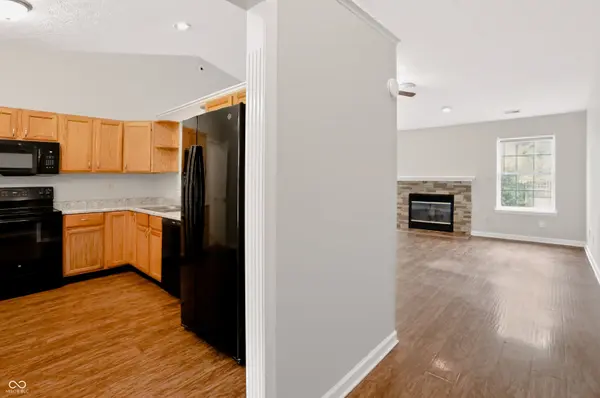 8276 Bayshore LN, Avon, IN 46123