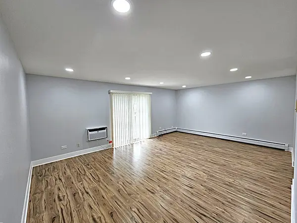 568 Fairway View DR #2J, Wheeling, IL 60090